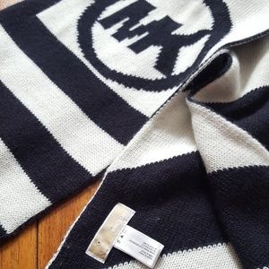 Michael Kors Accessories - Michael Kors β’ Scarf π§£ Michael Kors Accessories - Michael Kors β’ Scarf π§£